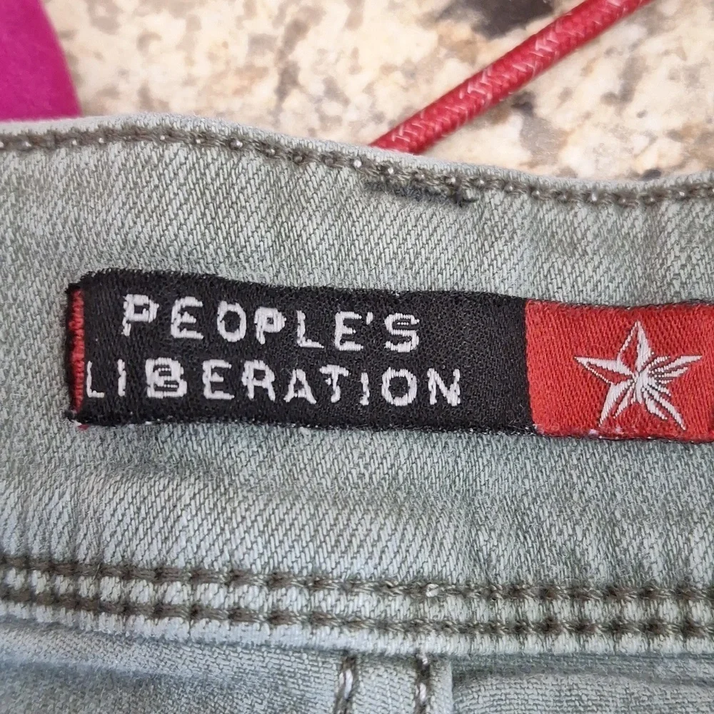 PEOPLE'S LIBERATION GREEN SHORT SHORTS 11/12 - Picture 5 of 8